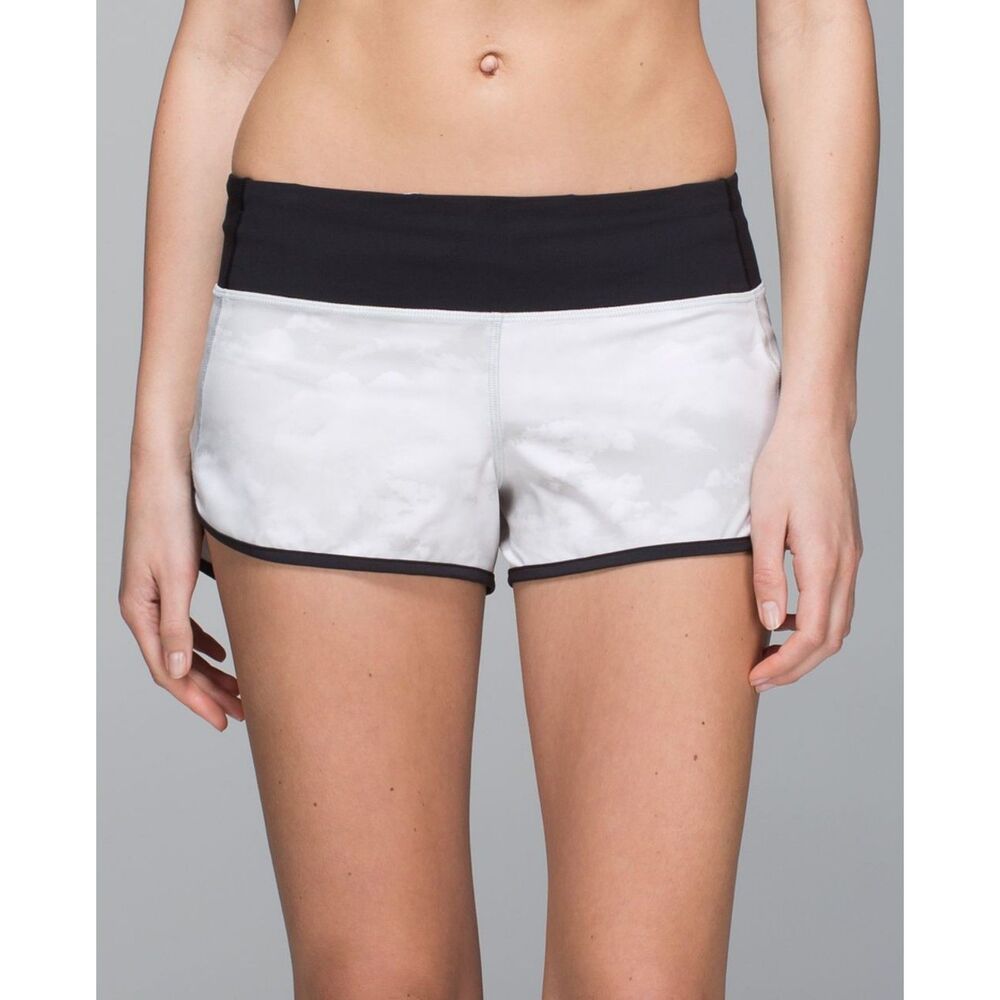 Lululemon Speed Short *4-way Stretch 2.5" Nimbus Puff Size 4 GUC